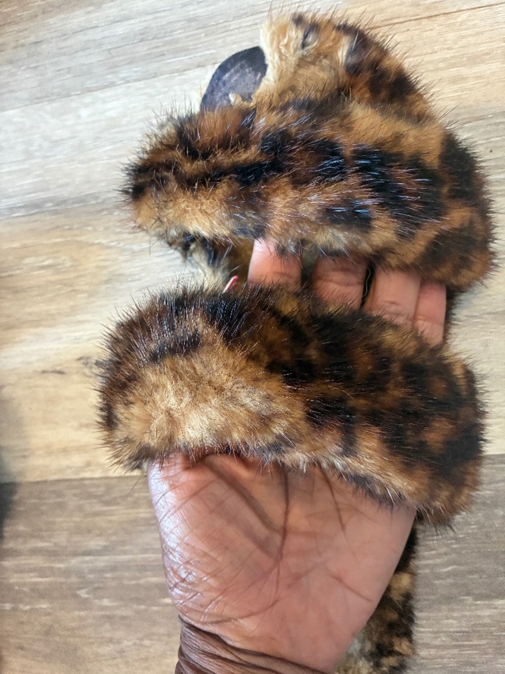 YSL Saint Laurent 100% Mink Slipper